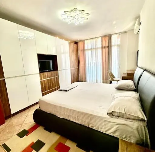 8th Floor Luxury Tirana 2 *