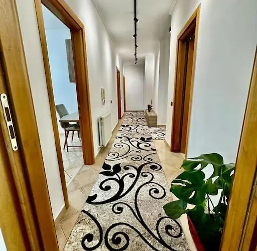8th Floor Luxury Tirana 2 דירה Selitë e Vogël