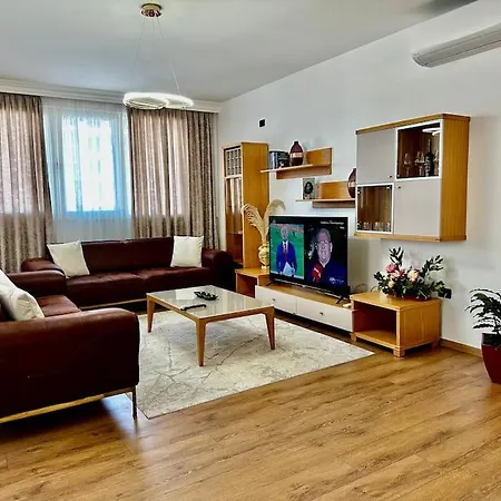 8th Floor Luxury Tirana 2 * Selita e Vogel