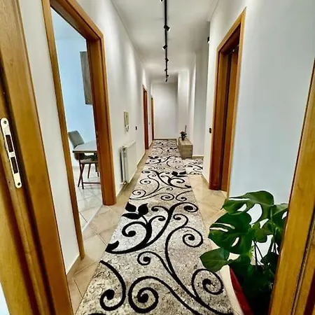 8th Floor Luxury Tirana 2 Апартаменты Selita e Vogel